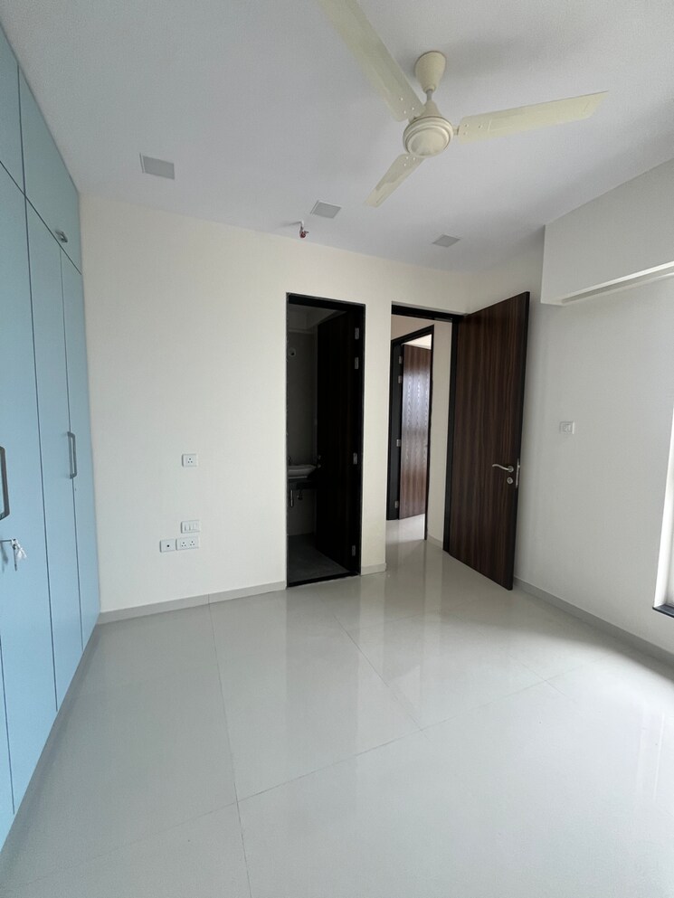 undefined, sheth-zuri 3 Bedroom 1150 Sq.Ft. Apartment In Eastern Express Highway Thane 9357452