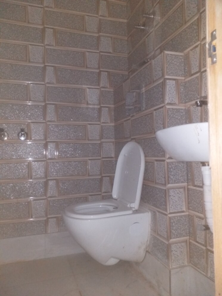 Bathroom, east patel nagar Commercial Shop 480 Sq.Ft. In East Patel Nagar Delhi 9357499