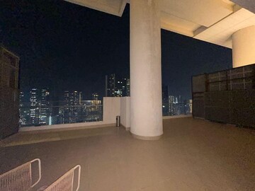 Room in 3 BHK Apartment at Indiabulls Sky Forest, Lower Parel – for Rent