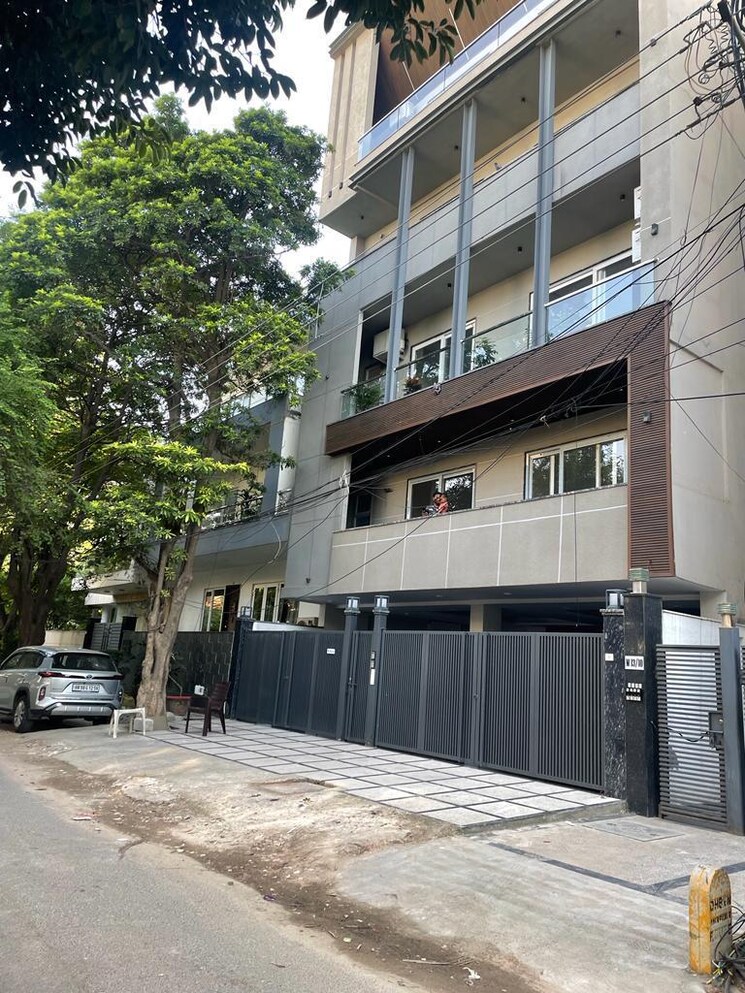 Exterior View, dlf phase ii 3 Bedroom 215 Sq.Yd. Builder Floor In Dlf Phase ii Gurgaon 9357501