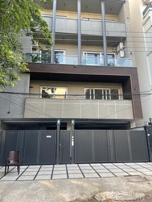 3 BHK Builder Floor – Exterior View View at Dlf Phase ii - for Rent