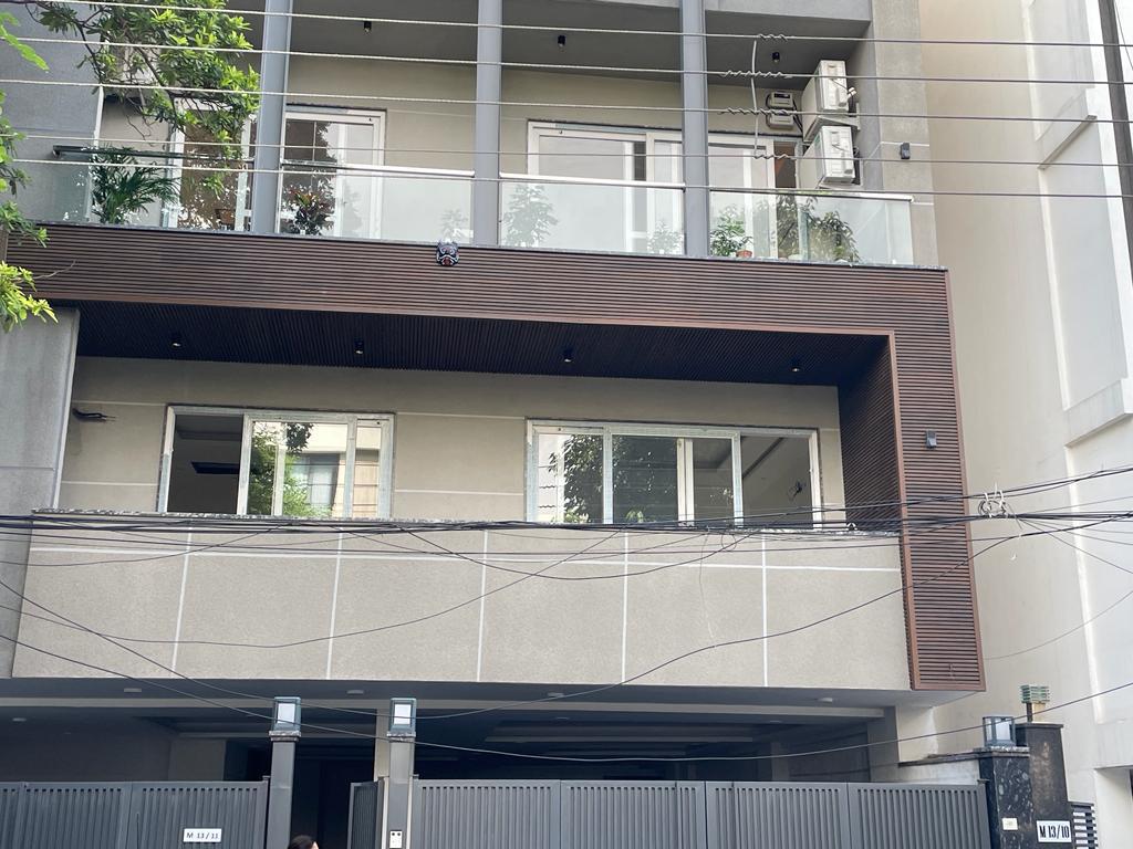 3 BHK + Servant Room Builder Floor For Rent in DLF Phase II