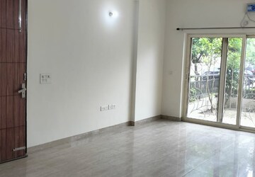 Room in 3 BHK Builder Floor at Puri Aman Vilas, Sector 89 – for Rent