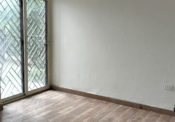 Room in 3 BHK Builder Floor at Puri Aman Vilas, Sector 89 – for Rent