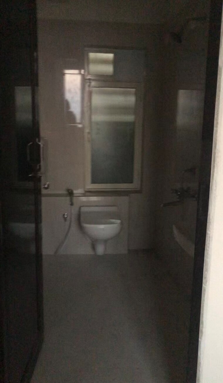 Bathroom, puraniks-tokyo-bay Studio 342 Sq.Ft. Independent House In Kasarvadavali Thane 9355920