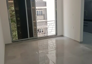 Room in 2 BHK Apartment at Goregaon West – for Rent