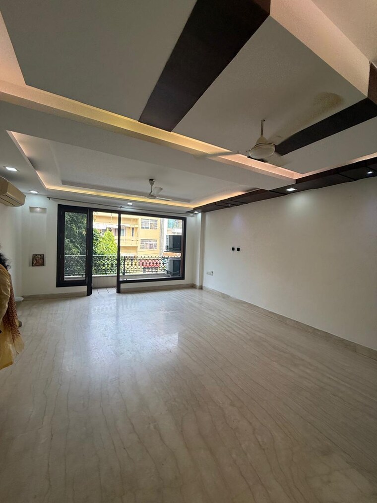 Room, greater kailash ii 3 Bedroom 2000 Sq.Ft. Builder Floor In Greater Kailash ii Delhi 9357625