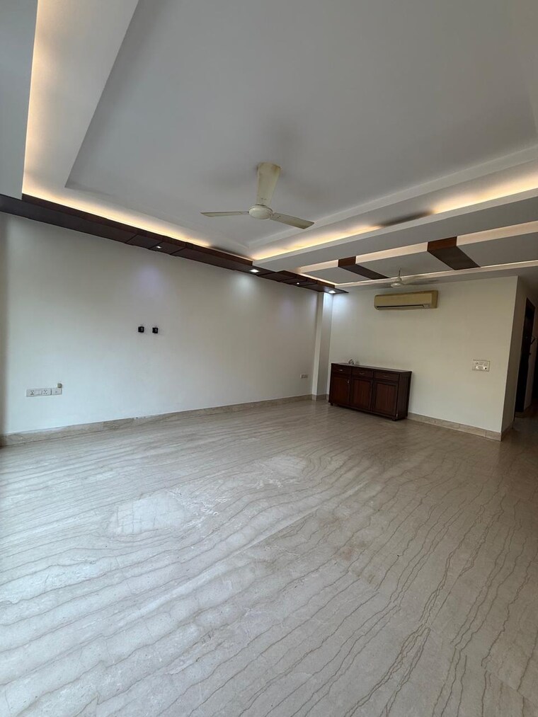 Room, greater kailash ii 3 Bedroom 2000 Sq.Ft. Builder Floor In Greater Kailash ii Delhi 9357625