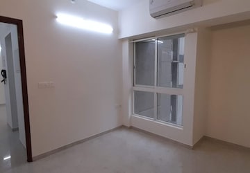Room in 3 BHK Apartment at Hiranandani Estate, Ghodbunder Road – for Rent