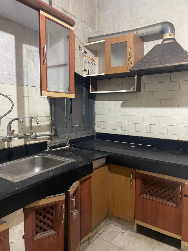 Kitchen, chittaranjan park 3 Bedroom 2100 Sq.Ft. Builder Floor In Chittaranjan Park Delhi 9357651