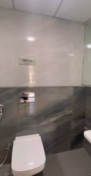 Room in 2 BHK Apartment at Kumar Parc Residences, Hadapsar – for Sale