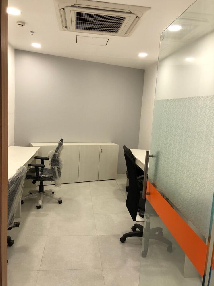 undefined, vijay nagar Commercial Office Space 1702 Sq.Ft. In Vijay Nagar Indore 9357665