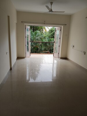 Room in 2 BHK Apartment at Raheja Gardens, Wanwadi – for Rent