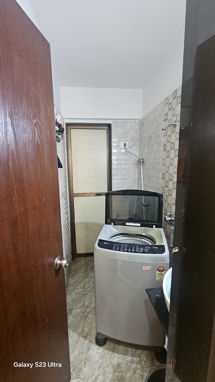 Bathroom, mahavir-kalpavruksha 2 Bedroom 600 Sq.Ft. Apartment In Ghodbunder Road Thane 9357708