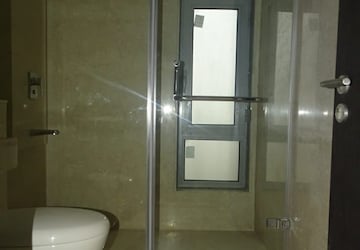 Bathroom in 4 BHK Apartment at Oberoi Realty Esquire, Goregaon East – for Sale