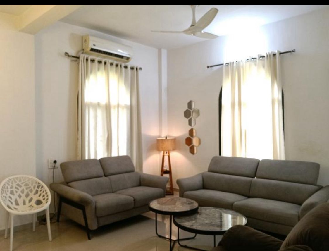2 BHK + Pooja Room Apartment For Rent in Emerald Plaza