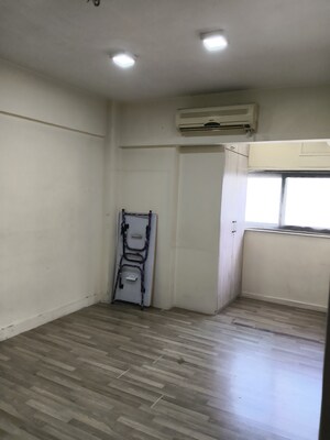 1 BHK Apartment For Rent in Vile Parle West