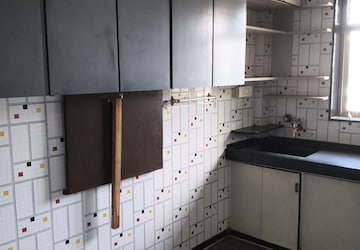 1 BHK Apartment at Vile Parle West – for Rent