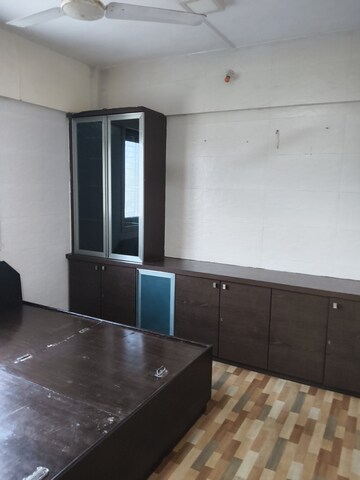 Room in 1 BHK Apartment at Vile Parle West – for Rent