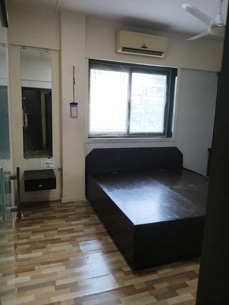 Room, vile parle west 1 Bedroom 480 Sq.Ft. Apartment In Vile Parle West Mumbai 9357804
