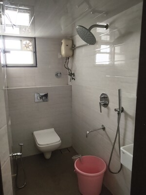 Bathroom in 1 BHK Apartment at Vile Parle West – for Rent