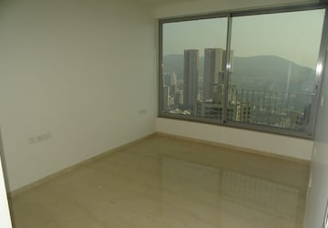Room in 4 BHK Apartment at Oberoi Realty Esquire, Goregaon East – for Rent