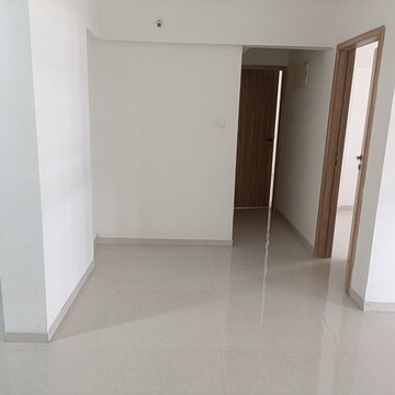 Room in 3 BHK Apartment at Kohinoor Viva City, Dhanori – for Rent