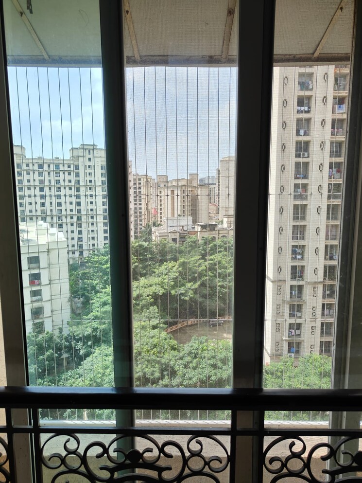 Room, godrej-emerald 2 Bedroom 600 Sq.Ft. Apartment In Ghodbunder Road Thane 9357824