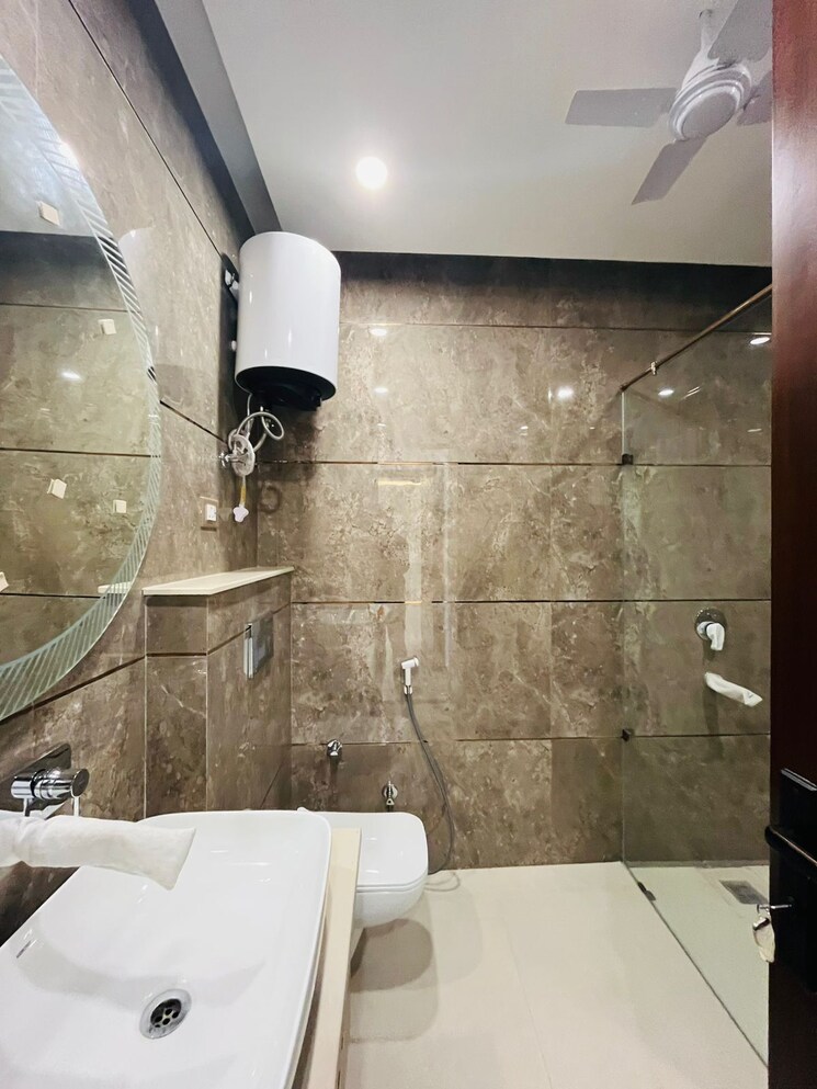 Bathroom, green fields colony 4 Bedroom 4500 Sq.Ft. Builder Floor In Green Fields Colony Faridabad 9357833
