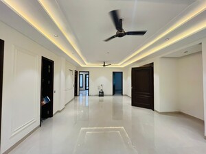 Building Lobby in 4 BHK Builder Floor at Green Fields Colony – for Rent