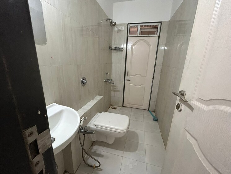 Bathroom, vijay-park 1 Bedroom 300 Sq.Ft. Apartment In Kasarvadavali Thane 9357851