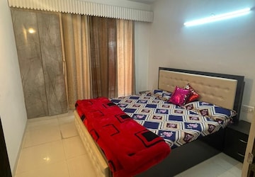 Bedroom in 3 BHK Builder Floor at Jakhan – for Rent