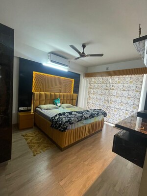Bedroom in 3 BHK Builder Floor at Jakhan – for Rent