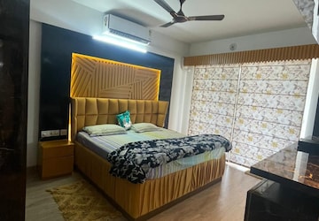 Bedroom in 3 BHK Builder Floor at Jakhan – for Rent