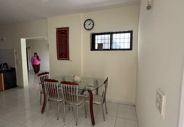 Team Area in 1 BHK Apartment at Mota Nagar – for Rent
