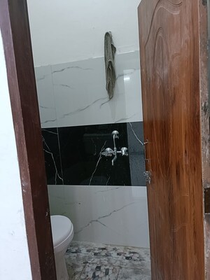 Furnished Amenities in 1 BHK Builder Floor at Aman Vihar – for Rent