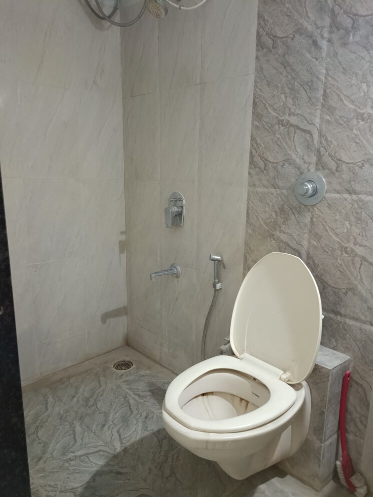 Bathroom, vihang-valley-phase-2 2 Bedroom 860 Sq.Ft. Apartment In Kasarvadavali Thane 9358220