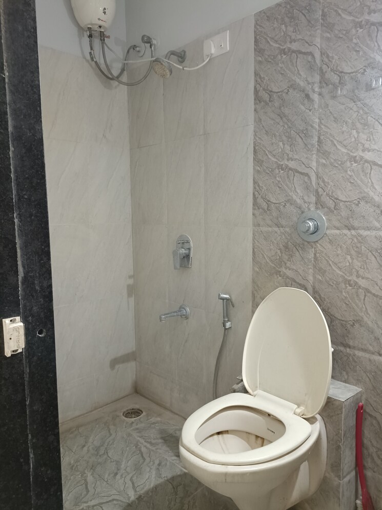 Bathroom, vihang-valley-phase-2 2 Bedroom 860 Sq.Ft. Apartment In Kasarvadavali Thane 9358220