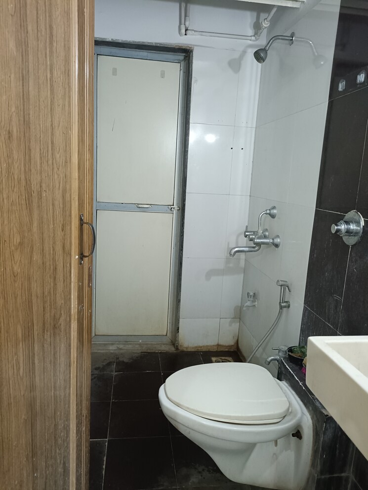 Bathroom, vihang-valley-phase-2 2 Bedroom 860 Sq.Ft. Apartment In Kasarvadavali Thane 9358220