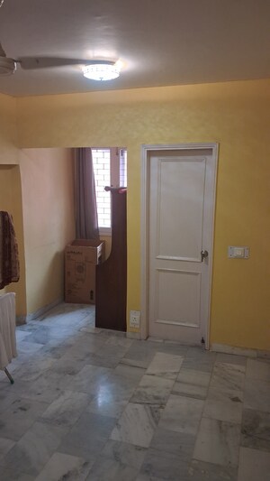Room in 2 BHK Builder Floor at Hauz Khas – for Rent