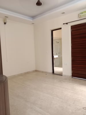Room in 2 BHK Apartment at Sector 62 – for Sale