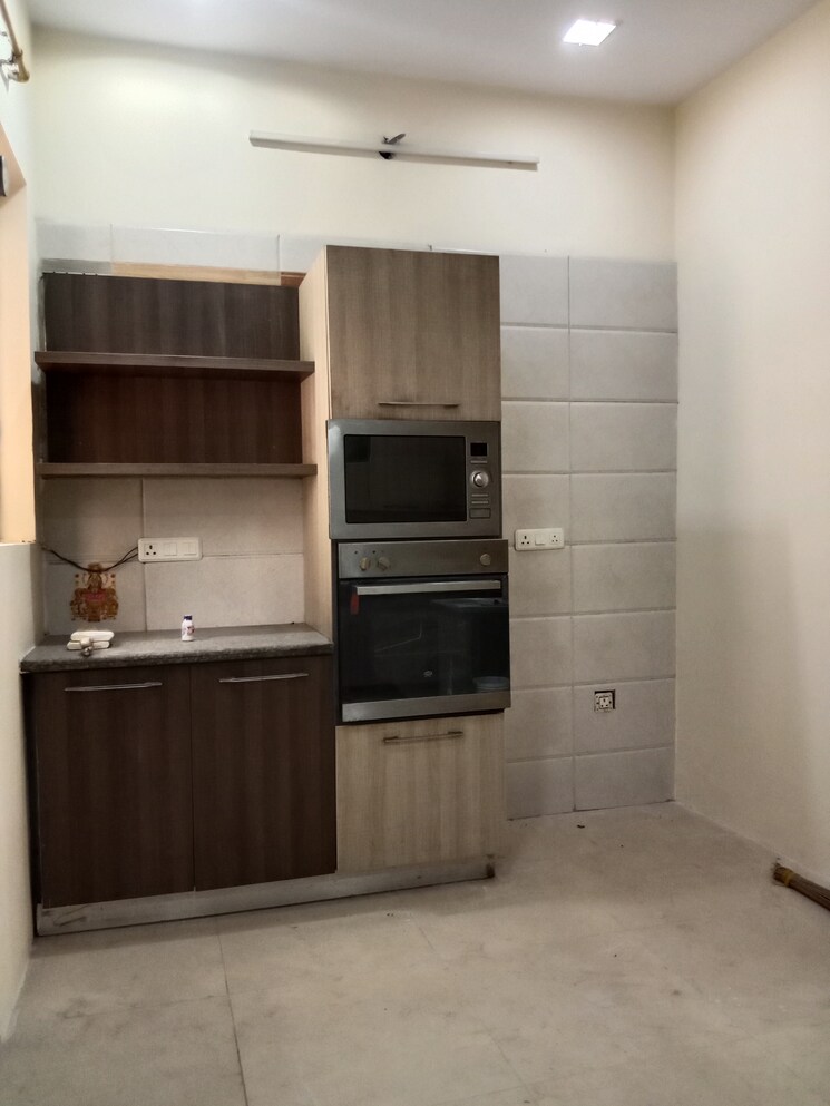 Kitchen, sector 62 2 Bedroom 1025 Sq.Ft. Apartment In Sector 62 Noida 9358350
