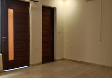 Room in 2 BHK Apartment at Sector 62 – for Sale