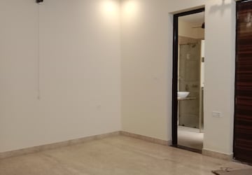 Room in 2 BHK Apartment at Sector 62 – for Sale