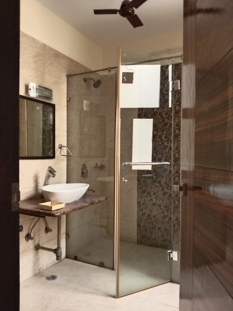 Bathroom, sector 62 2 Bedroom 1025 Sq.Ft. Apartment In Sector 62 Noida 9358567