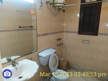 Bathroom in 1 RK Independent House at RWA Apartments Sector 40, Sector 40 – for Rent