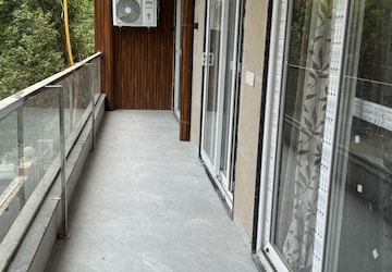 Balcony in 1 BHK Builder Floor at Sector 39 – for Sale