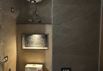 Bathroom in 1 BHK Builder Floor at Sector 39 – for Sale