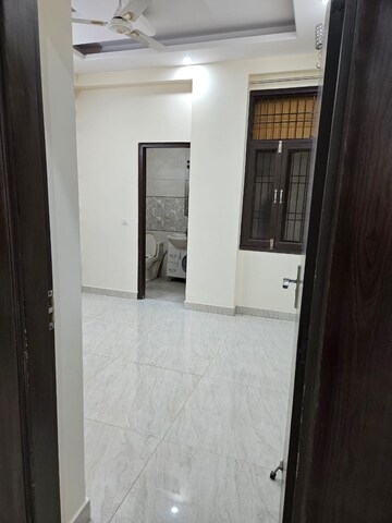 Room in 3 BHK Builder Floor at Maya Homes, Indrapuram – for Rent