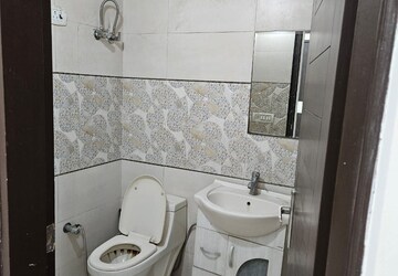 Bathroom in 3 BHK Builder Floor at Maya Homes, Indrapuram – for Rent